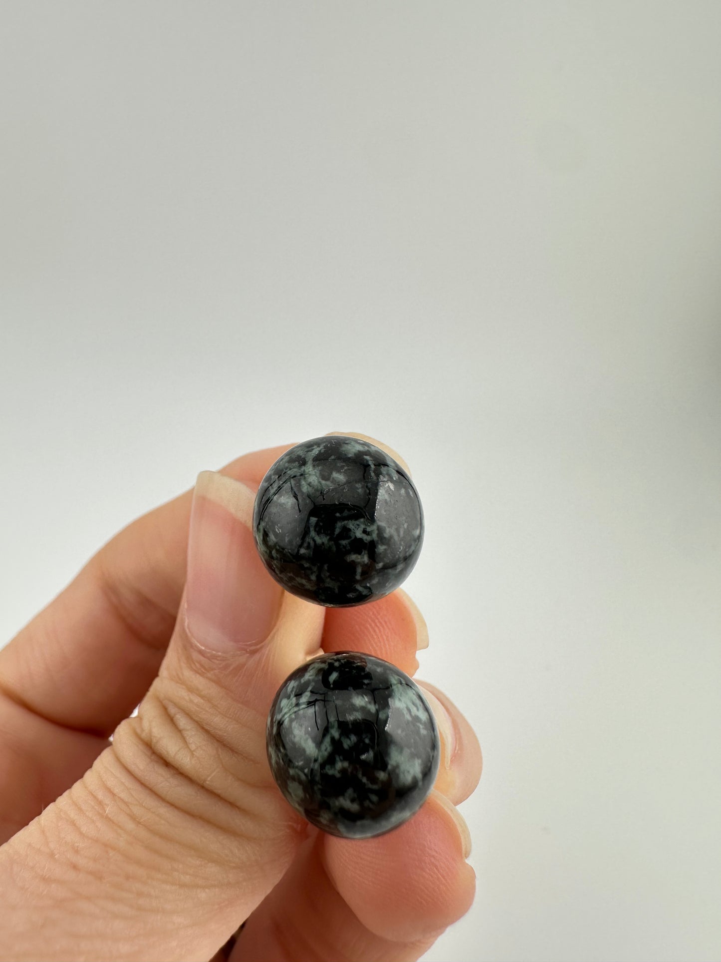 Black spotted big ball studs