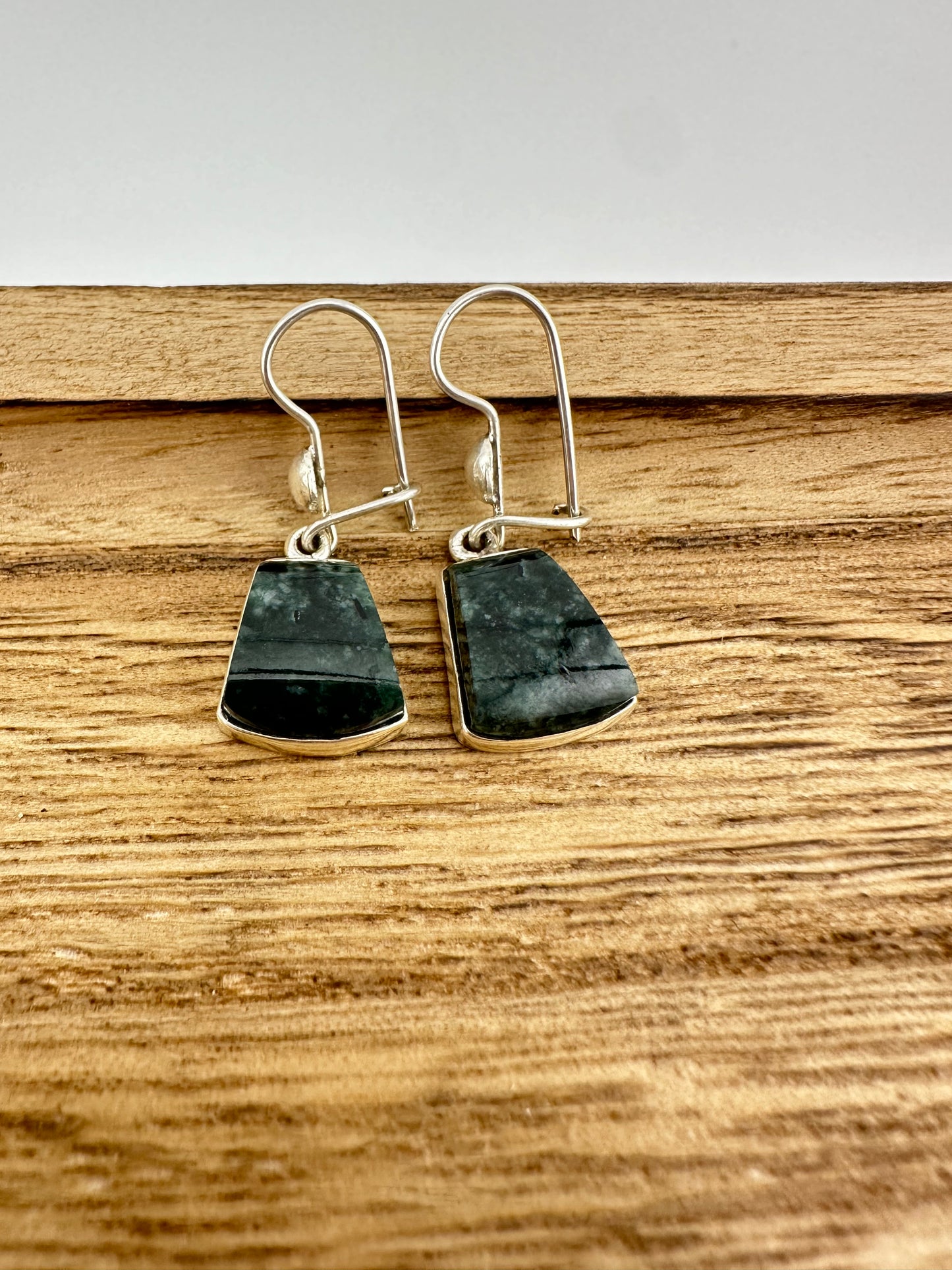 Jaguar green Jade trapezoid earrings