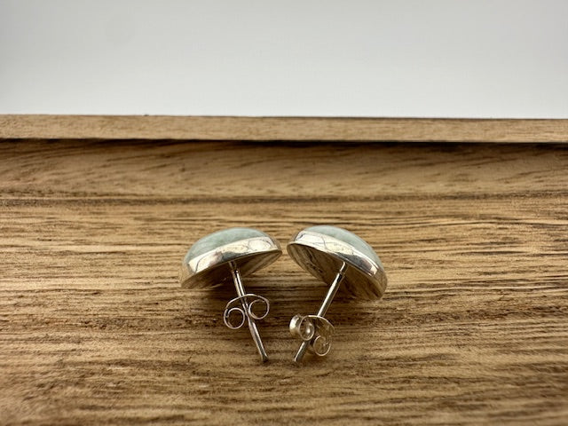 Light green Jade stud earrings