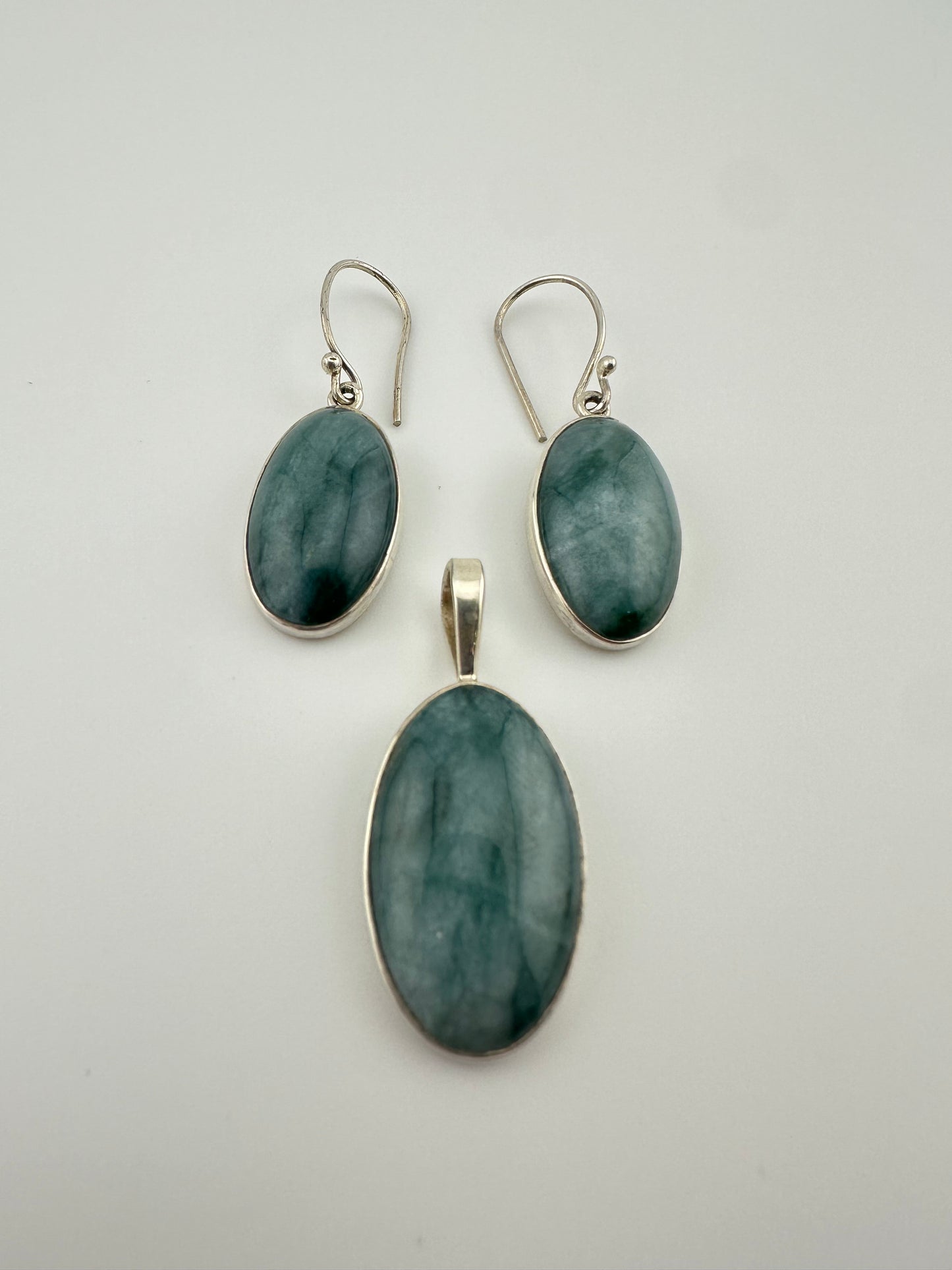 Grayed blue Jade earrings & pendant oval set