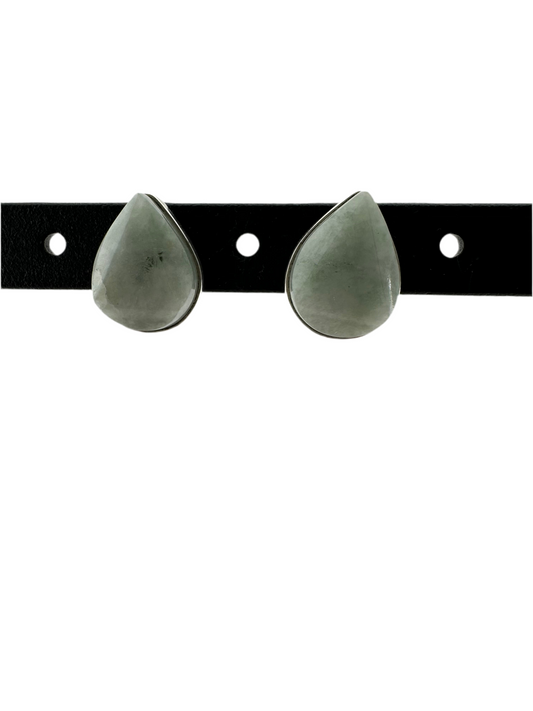 Light green Jade tear studs