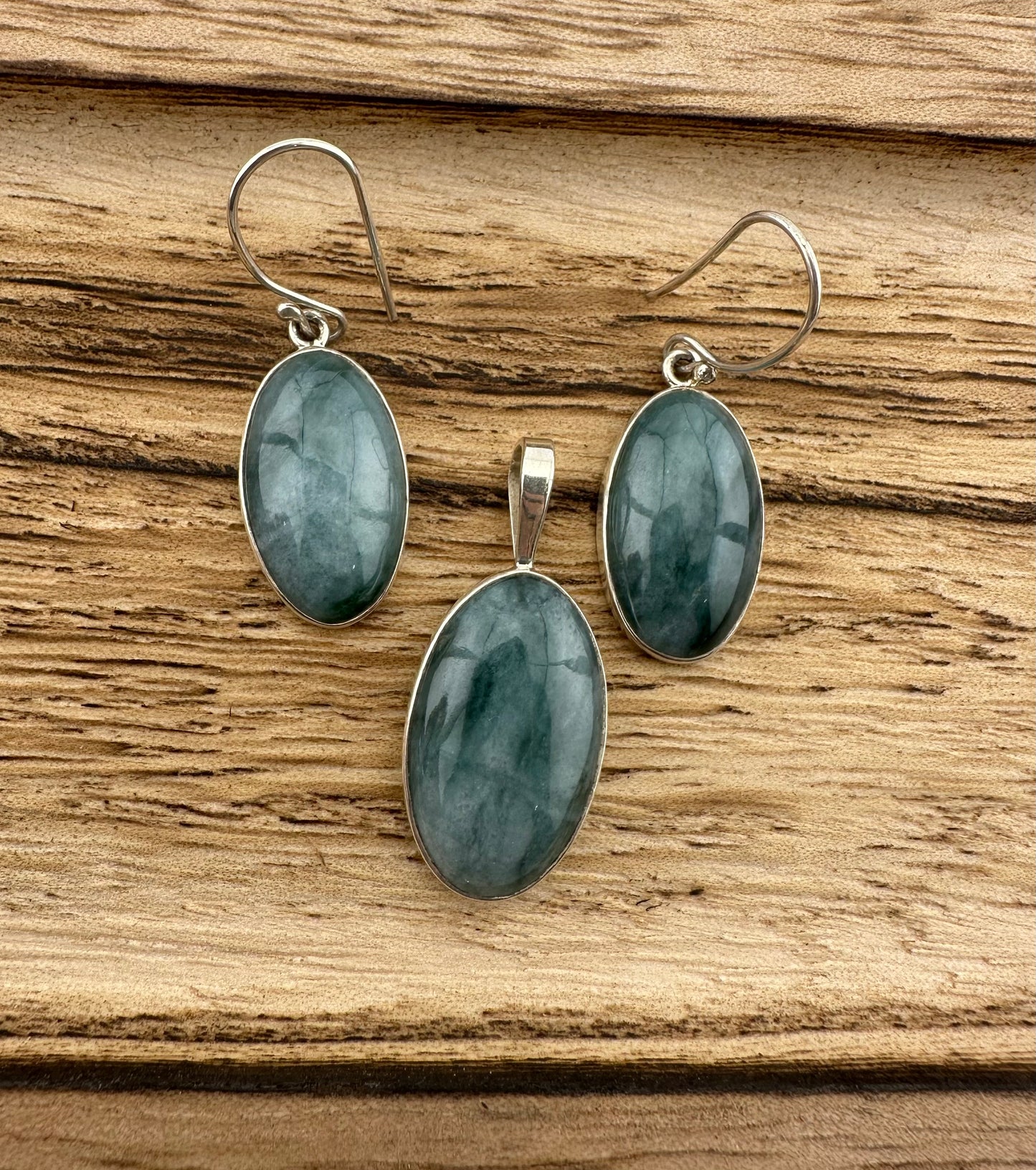 Grayed blue Jade earrings & pendant oval set